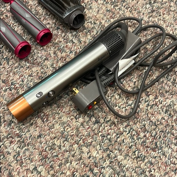 Dyson Hair Styling Tool Set Attachments - Picture 5 of 6